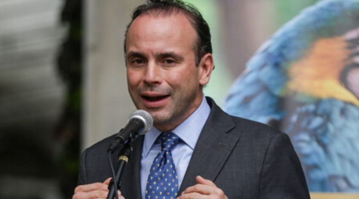 Alejandro Éder Alejandro Éder