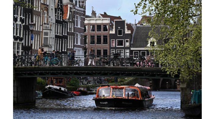 Ámsterdam ¡Casas torcidas, historia fascinante! El secreto detrás de la inclinación de Ámsterdam