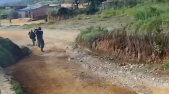 Disidentes de las Farc atacaron a la Policía en Morales, Cauca Disidentes de las Farc atacaron a la Policía en Morales, Cauca