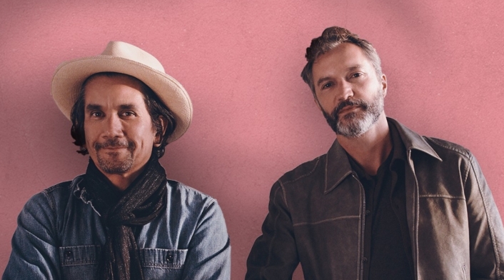 Bacilos lanzó el jueves su sexto álbum de estudio 'Pequeños Romances', marcando su regreso a la escena musical Bacilos lanzó el jueves su sexto álbum de estudio 'Pequeños Romances', marcando su regreso a la escena musical