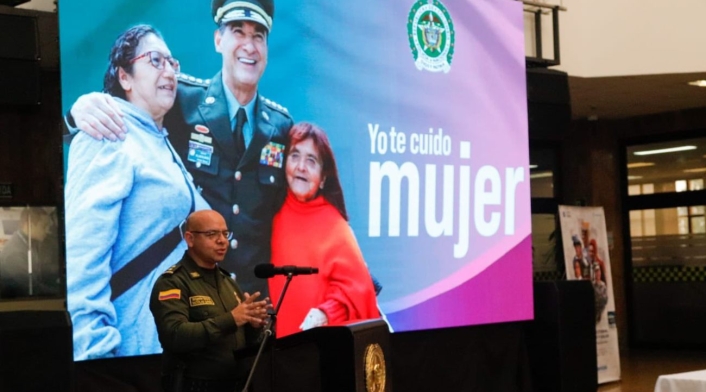 La preparación de la Policía para el Día de la Madre La preparación de la Policía para el Día de la Madre