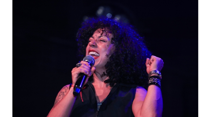 Ilona Ilona es cantante bogotana