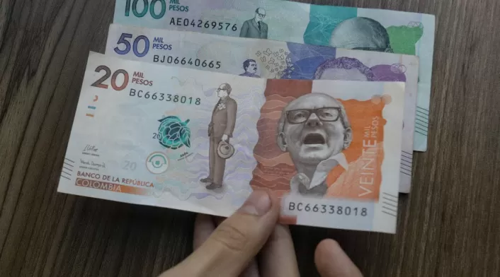 Billetes / pesos colombianos / dinero Billetes / pesos colombianos / dinero