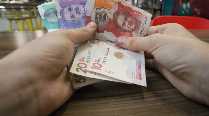 Billetes / pesos colombianos / dinero Billetes / pesos colombianos / dinero
