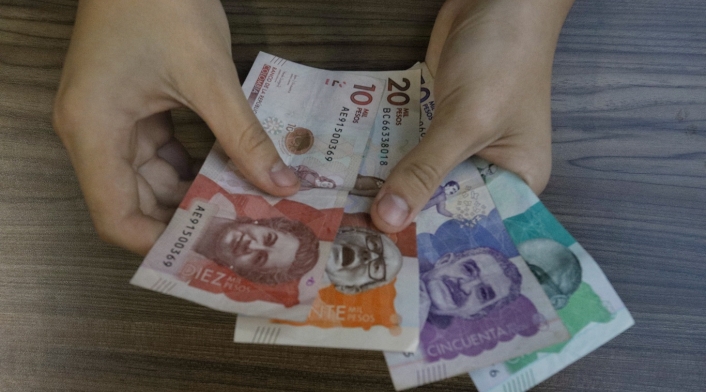 Billetes / pesos colombianos / dinero Billetes / pesos colombianos / dinero