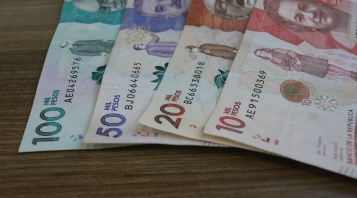 Billetes / pesos colombianos / dinero Billetes / pesos colombianos / dinero