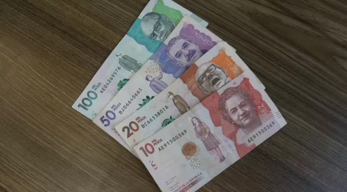 Billetes / pesos colombianos / dinero Billetes / pesos colombianos / dinero