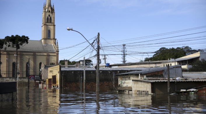Inundaciones en el sur de Brasil deja 155 muertos Inundaciones en el sur de Brasil deja 155 muertos
