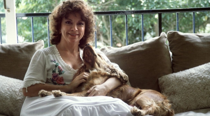 ¿Cómo lucia Isabel Allende Llona cuando publicó su primer libro 'La casa de los Espíritus' ¿Cómo lucia Isabel Allende Llona cuando publicó su primer libro 'La casa de los Espíritus'