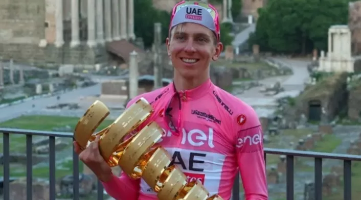 Tadej Pogacar Giro de Italia Tadej Pogacar - Giro de Italia
