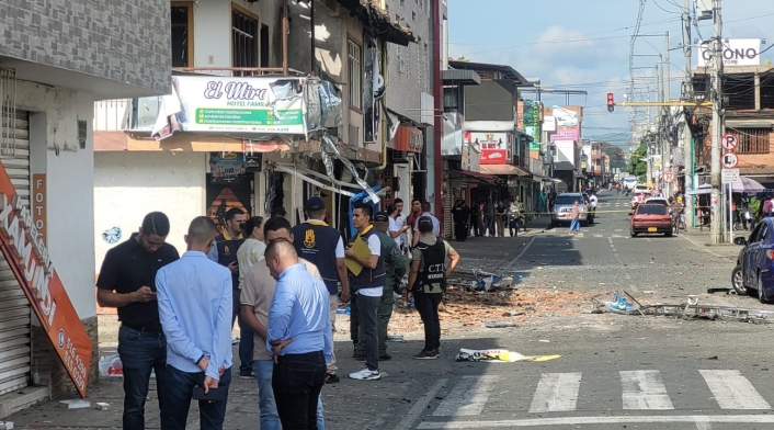 La motocicleta explotó en inmediaciones a un hotel del centro de Jamundí.