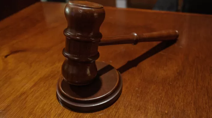 Mazo de juez / mazo de corte / martillo de juez / martillo de corte / Justicia / Fallo