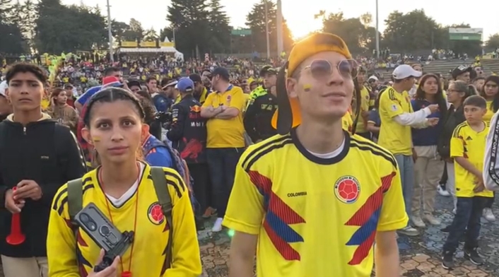 Hinchas de Colombia en el Parque Simón Bolívar Hinchas de Colombia en el Parque Simón Bolívar