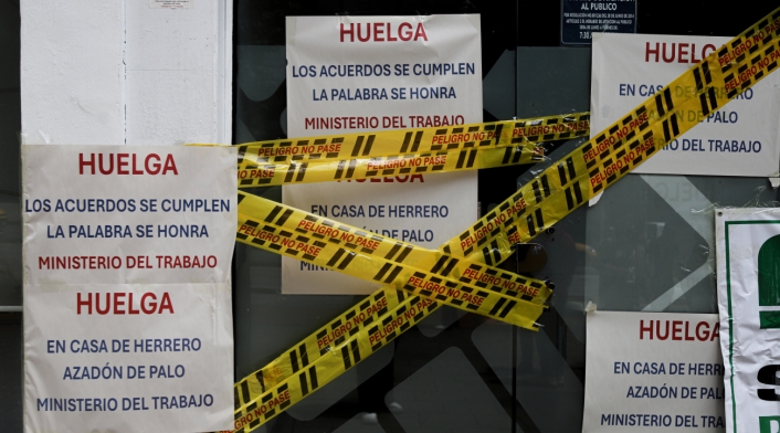 Huelga de sindicatos del Ministerio del Trabajo Huelga de sindicatos del Ministerio del Trabajo