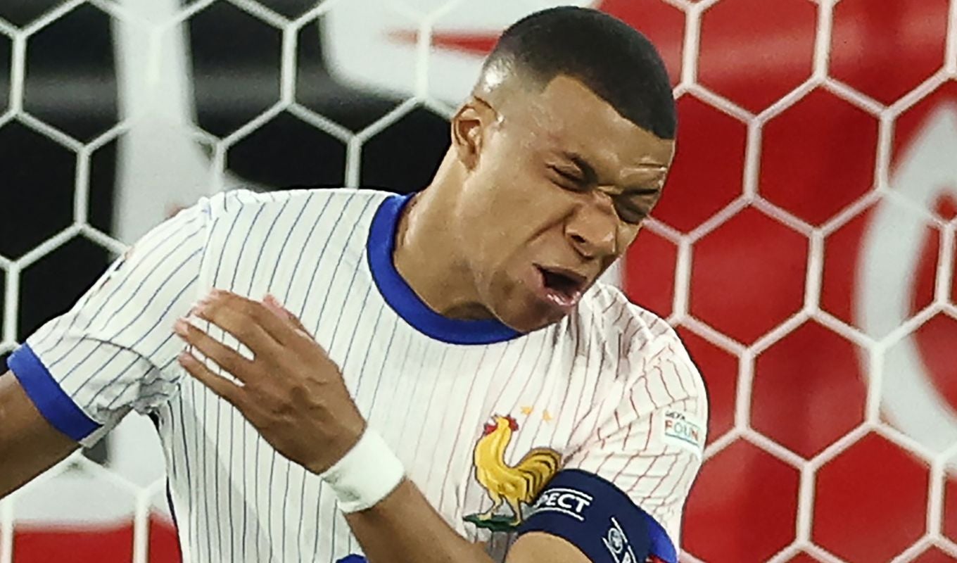 Kylian Mbappé Kylian Mbappé: golpe en la nariz