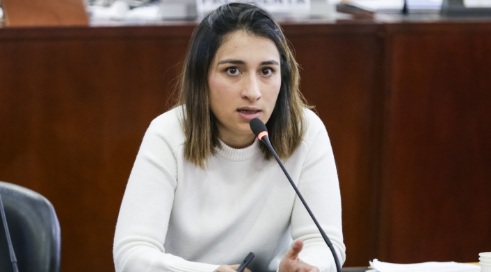 Laura Sarabia Laura Sarabia rompe silencio frente a cuestionamientos sobre su hermano