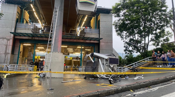 Cabina del Metrocable en Medellín se descolgó Cabina del Metrocable en Medellín se descolgó