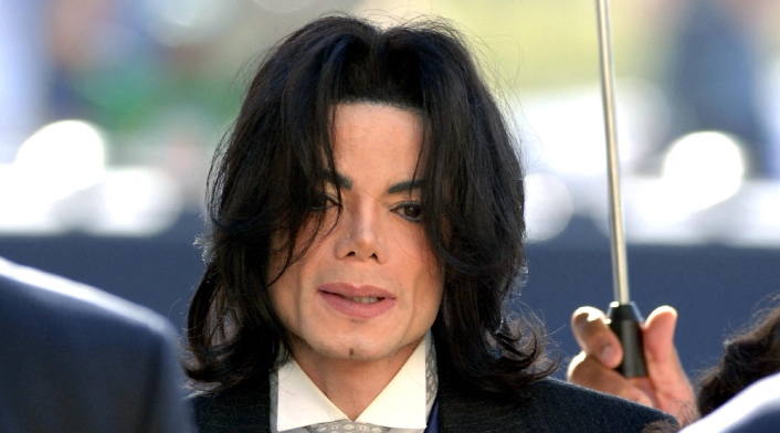 Michael Jackson Michael Jackson: un genio musical con un lado financiero desastroso. Conoce la deuda que dejó.
