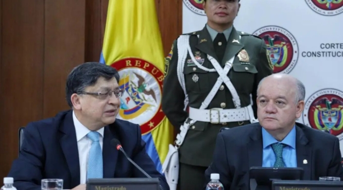 Presidente de la Corte Constitucional, magistrado José Fernando Reyes Cuartas y el vicepresidente de la Corte Constitucional, Jorge Enrique Ibáñez. Presidente de la Corte Constitucional, magistrado José Fernando Reyes Cuartas y el vicepresidente de la Corte Constitucional, Jorge Enrique Ibáñez.