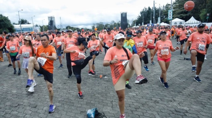 Calentamiento Media Maratón de Bogotá 2023 Calentamiento Media Maratón de Bogotá 2023