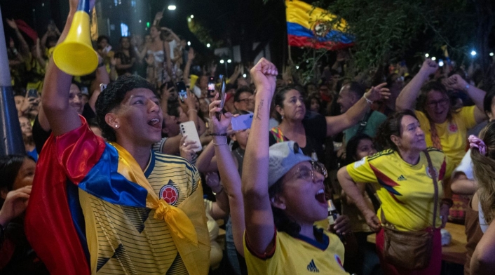 Copa América: Tres departamentos tendrían día cívico en Colombia Colombianos festejando victoria de Colombia