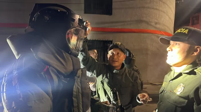 Policía adelanta detonación controlada de artefactos explosivos en el barrio San Bernardo de Bogotá Policía adelanta detonación controlada de artefactos explosivos en el barrio San Bernardo de Bogotá