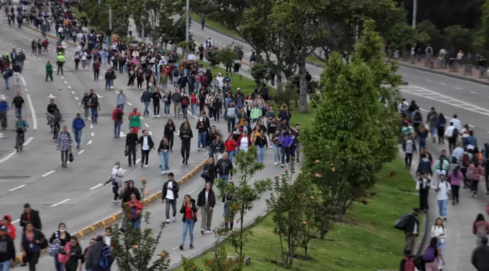 Usuarios de transmilenio afectados por manifestaciones Usuarios de transmilenio afectados por manifestaciones