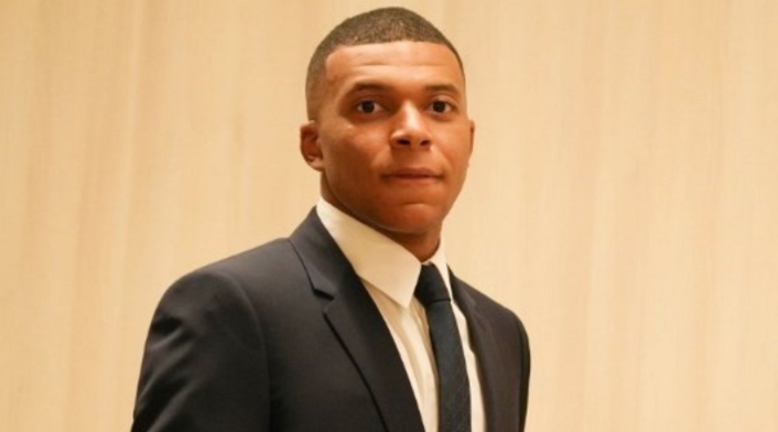 Kylian Mbappé Real Madrid Kylian Mbappé - Real Madrid