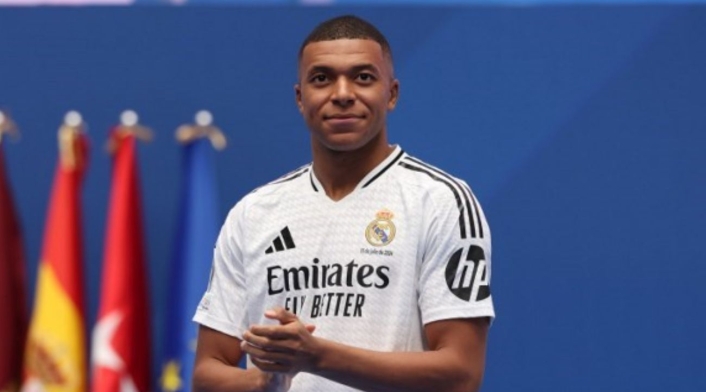 Kylian Mbappé Real Madrid Kylian Mbappé - Real Madrid