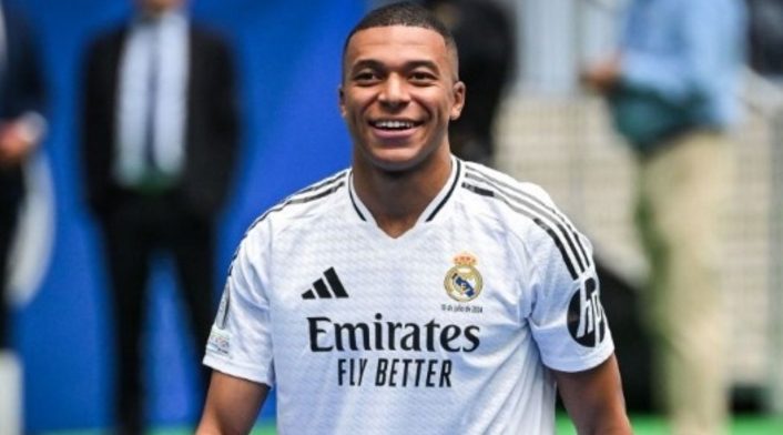 Kylian Mbappé Real Madrid Kylian Mbappé - Real Madrid