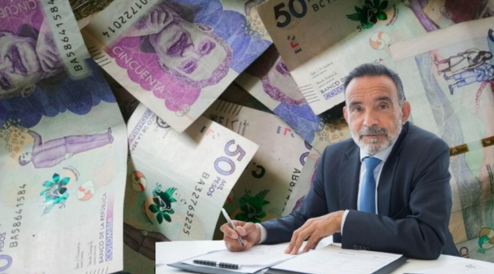 Bono pensionales que dan con 200 semanas Billetes y un hombre trabajando