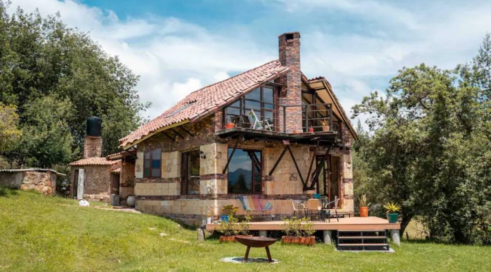 Chalet de piedra en la Calera Chalet de piedra en la Calera