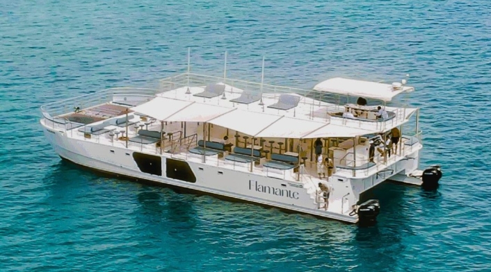 Flamante catamarán Flamante catamarán