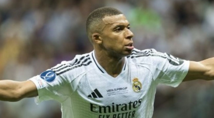 Kylian Mbappé Real Madrid Kylian Mbappé - Real Madrid