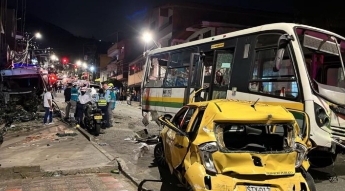 Accidente en Manrique | Medellín | Agosto 2024 Accidente en Manrique | Medellín | Agosto 2024