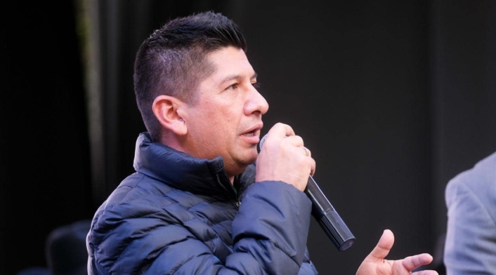 El gobernador del Vichada, Alex Benito El gobernador del Vichada, Alex Benito, se refirió al accidente aéreo que dejó 8 militares muertos.