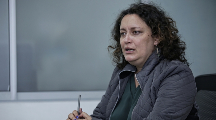 Senadora Angélica Lozano Senadora Angélica Lozano explicó en La FM de RCN qué pasa si las comisiones económicas de la Cámara y Senado no llegan a un acuerdo frente al monto el presupuesto.
