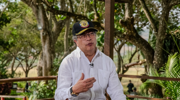 Gustavo Petro El CNE aplaza votación sobre investigación a campaña de Petro