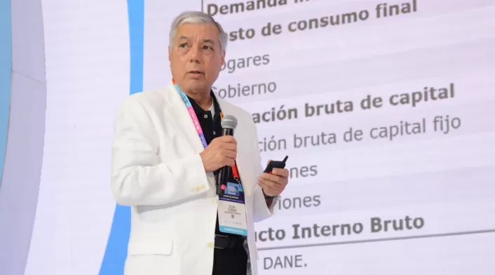 Superintendente Financiero, César Ferrari