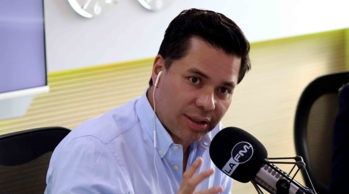 Luis Carlos Vélez Luis Carlos Vélez