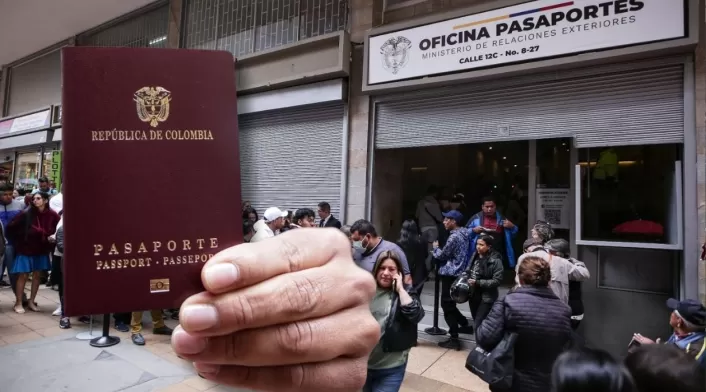 Pasaporte colombiano bajará de precio en octubre