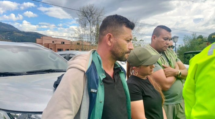 Alias Firu El ministro de Defensa, Iván Velásquez, revela la decisión del Gobierno Nacional sobre alias Firu, cabecilla de las disidencias de las Farc en Antioquia