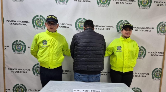 Capturado ingeniero de sistemas por abuso sexual a niñas en Bogotá. Capturado ingeniero de sistemas por abuso sexual a niñas en Bogotá.