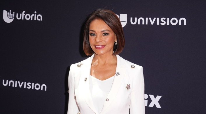Ilia Calderón La periodista colombiana Ilia Calderón hace historia al convertirse en la primera mujer en conducir en solitario el Noticiero Univisión