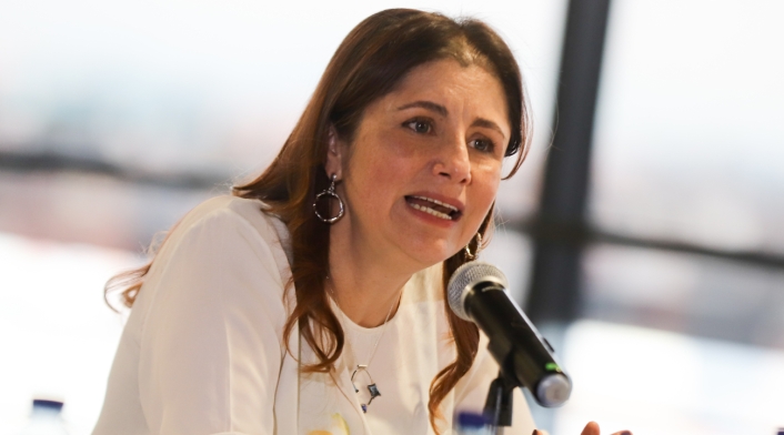 Iris Marín Ortiz, defensora del Pueblo Defensora del Pueblo respalda a funcionaria del Ministerio del Interior en denuncia por acoso sexual. Iris Marín Ortiz subraya la importancia de abordar la violencia de género de manera contundente.