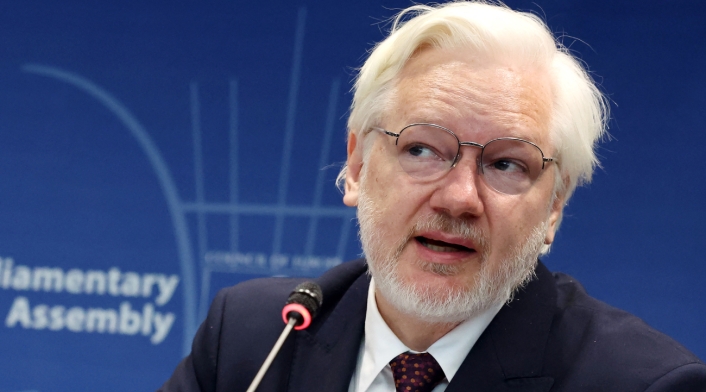 Julian Assange Julian Assange habla en el Consejo de Europa sobre su readaptación a la libertad tras años de encarcelamiento por hacer periodismo