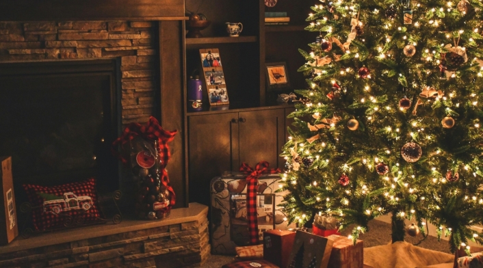 Adiós al verde y rojo: Los tonos que marcarán la Navidad 2024 Navidad