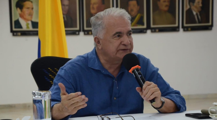 Rodrigo Villalba Mosquera, gobernador del Huila El gobernador del Huila, Rodrigo Villalba Mosquera, expresa preocupación por ataques de disidencias de las Farc en Nátaga y Tesalia, resaltando deterioro del orden público y llamando a fortalecer seguridad y desarrollo en la región