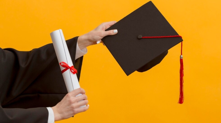 Becas para estudiar en el exterior Con la campaña #YoMeVoyConBeca buscan apoyar gratuitamente a los colombianos más destacados en su proceso de postulación a becas internacionales.