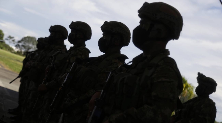 Ejército Nacional El general Fabio Caro condena el asesinato de cinco militares por el ELN en Anorí, Antioquia. Acto terrorista cobarde.